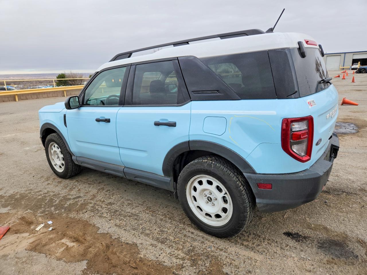 2023 Ford Bronco Sport Heritage - Image 2