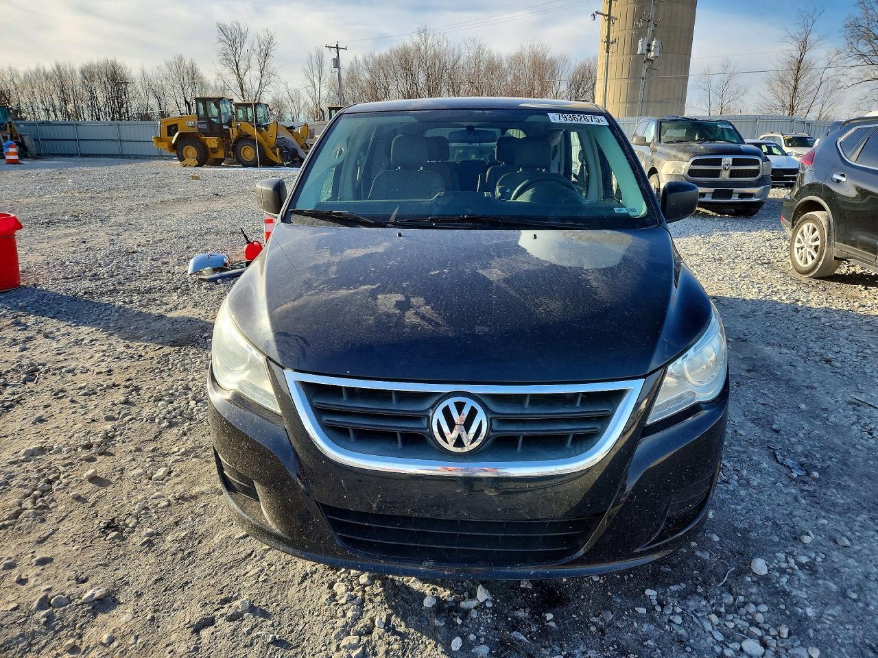 2013 Volkswagen Routan S - Фото 5