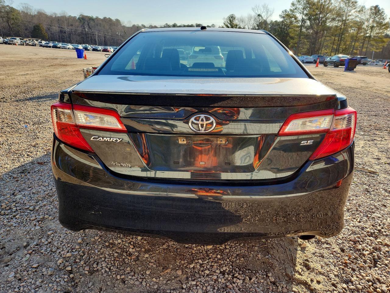 2013 Toyota Camry Se - Image 6