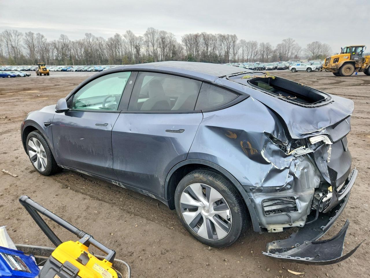 2023 Tesla Model Y - Фото 2