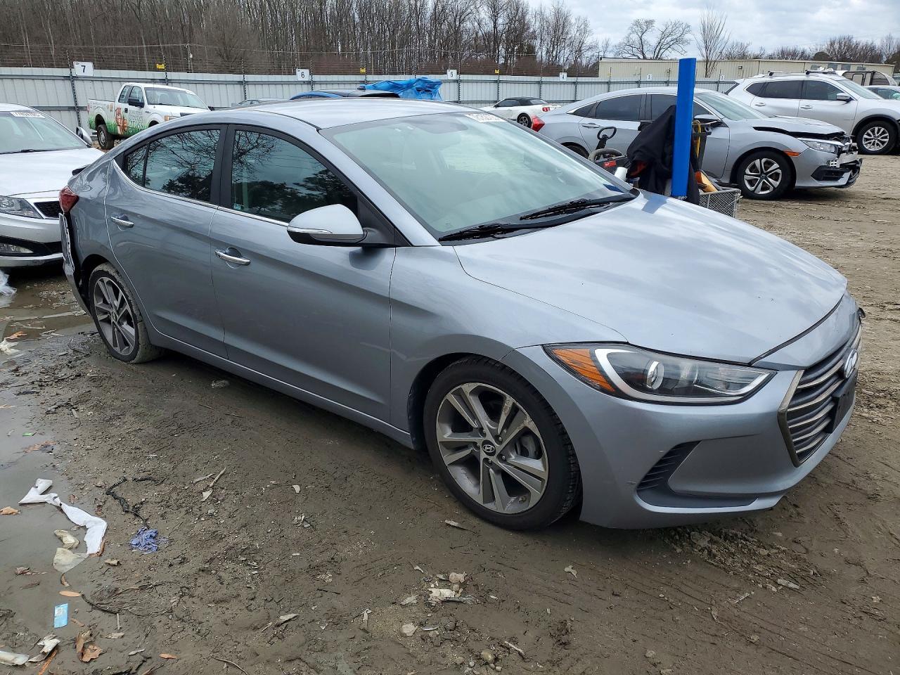 2017 Hyundai Elantra - Image 4