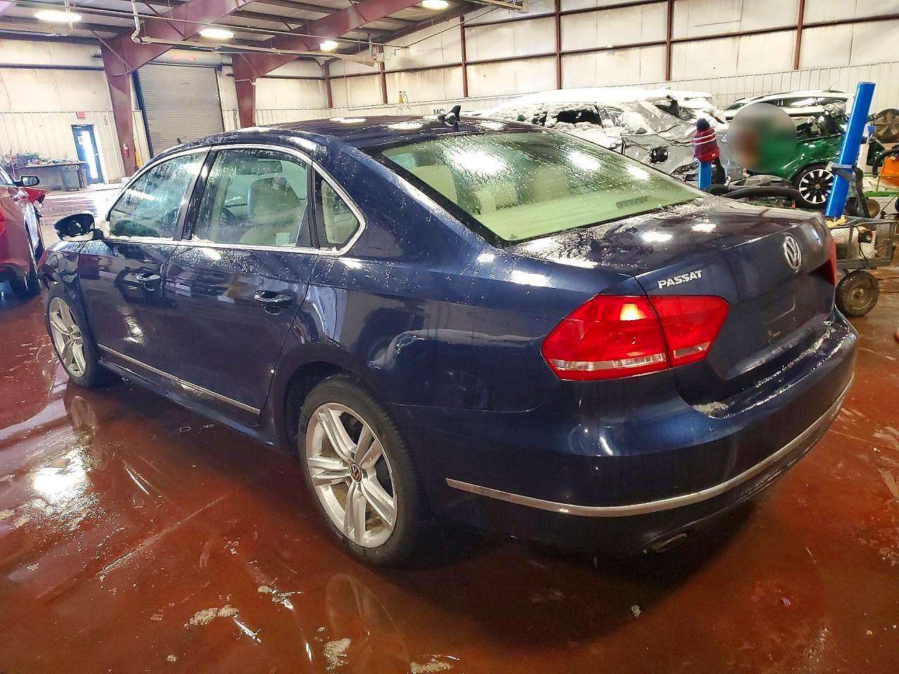 2013 Volkswagen Passat Se - Image 2