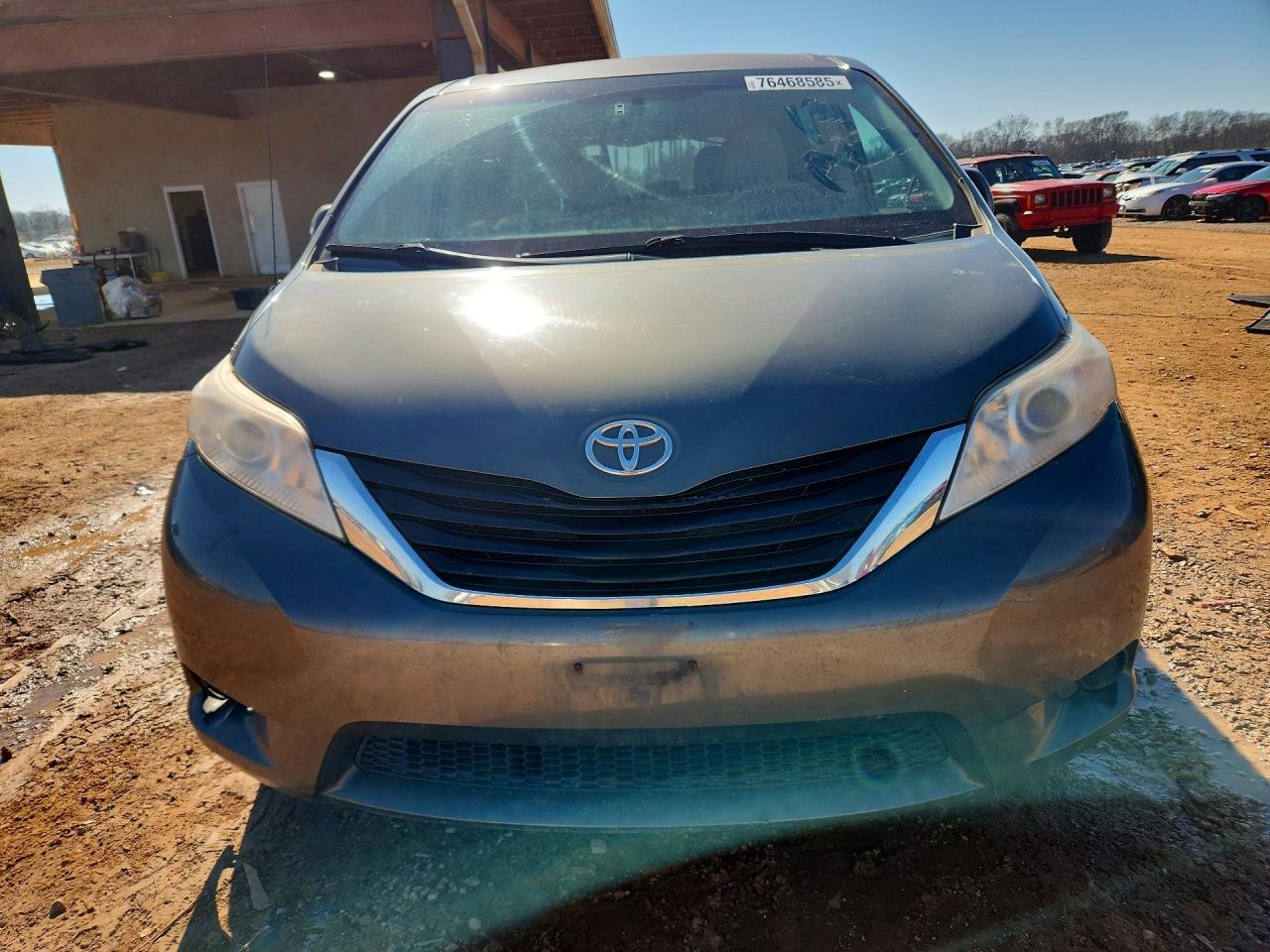 2012 Toyota Sienna Base - Image 5