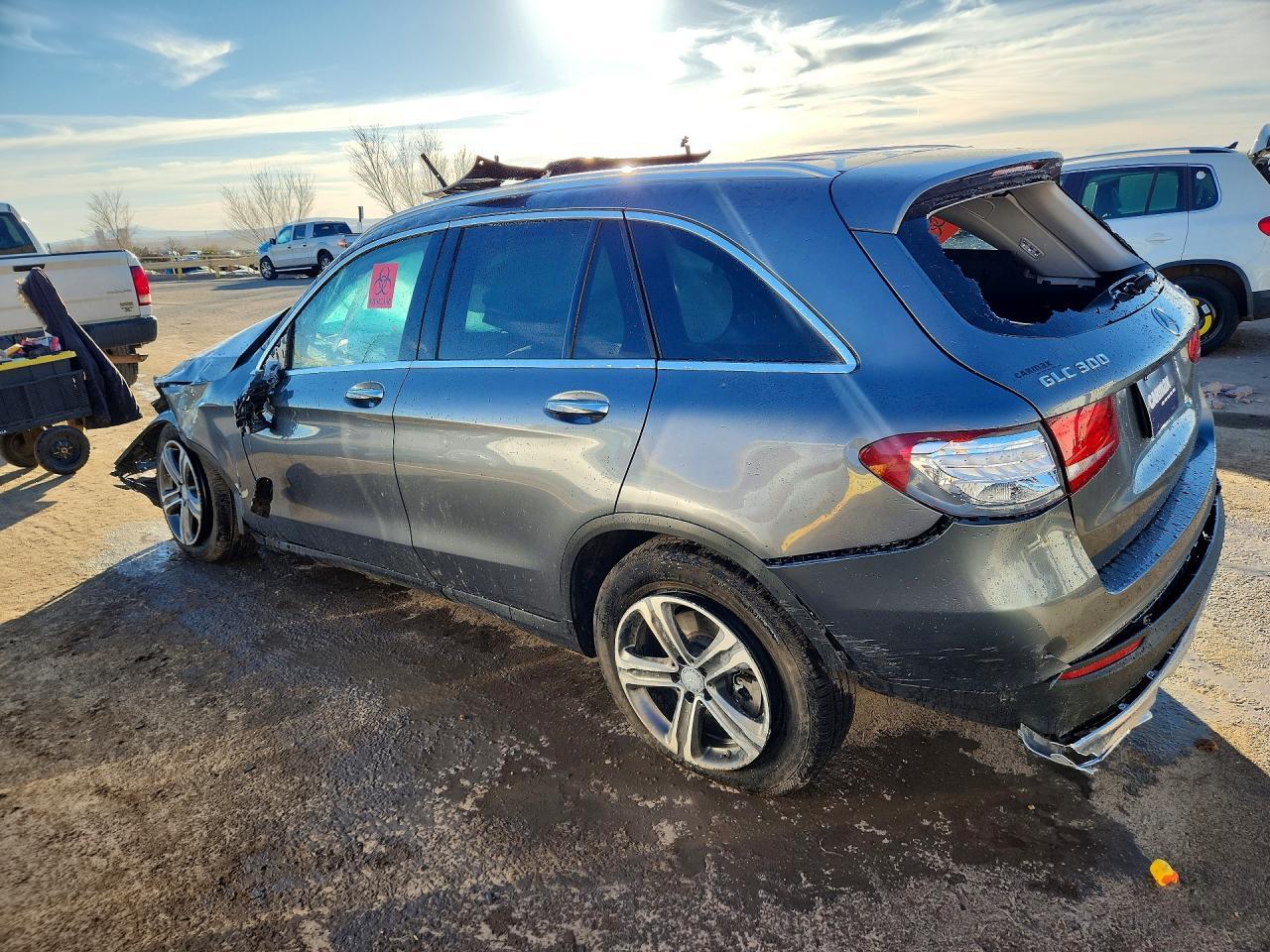 2016 Mercedes-Benz Glc 300 4Matic - Image 2