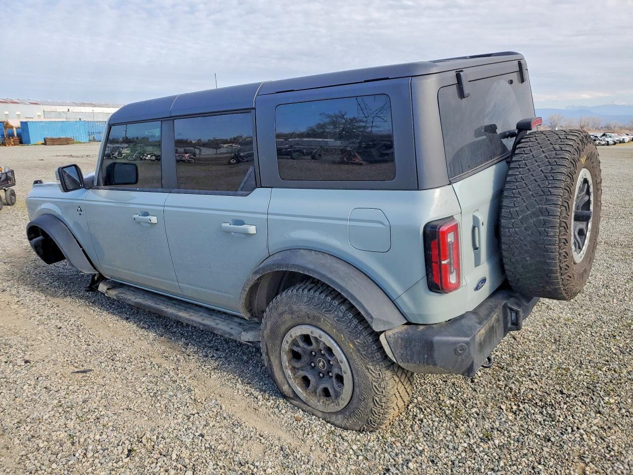 2023 Ford Bronco Base - Фото 2