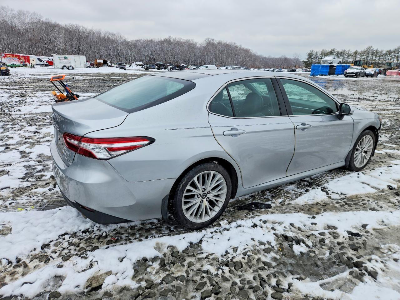 2018 Toyota Camry L - Фото 3