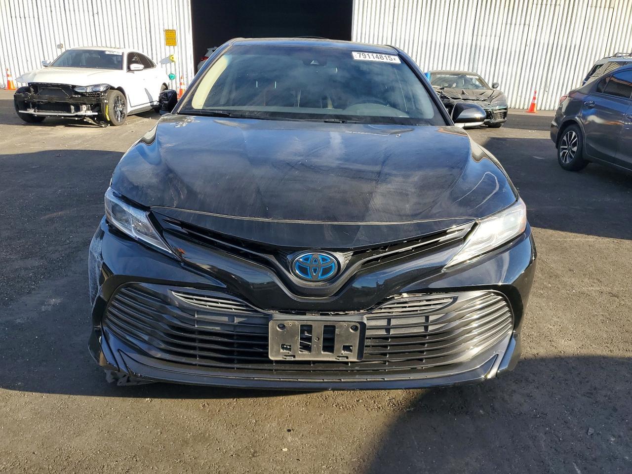 2019 Toyota Camry Hybrid Le - Фото 5