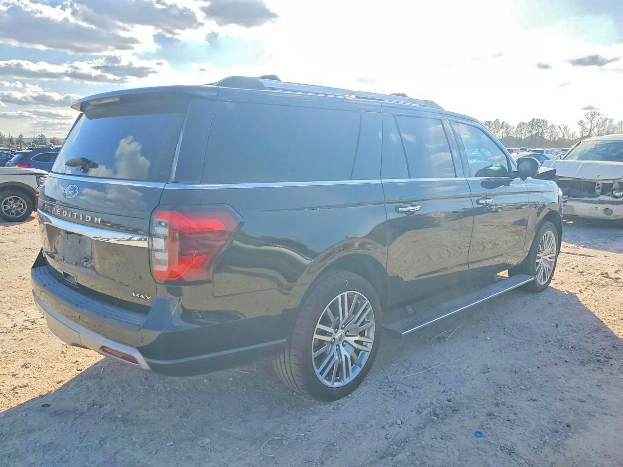 2023 Ford Expedition Max Limited - Image 3