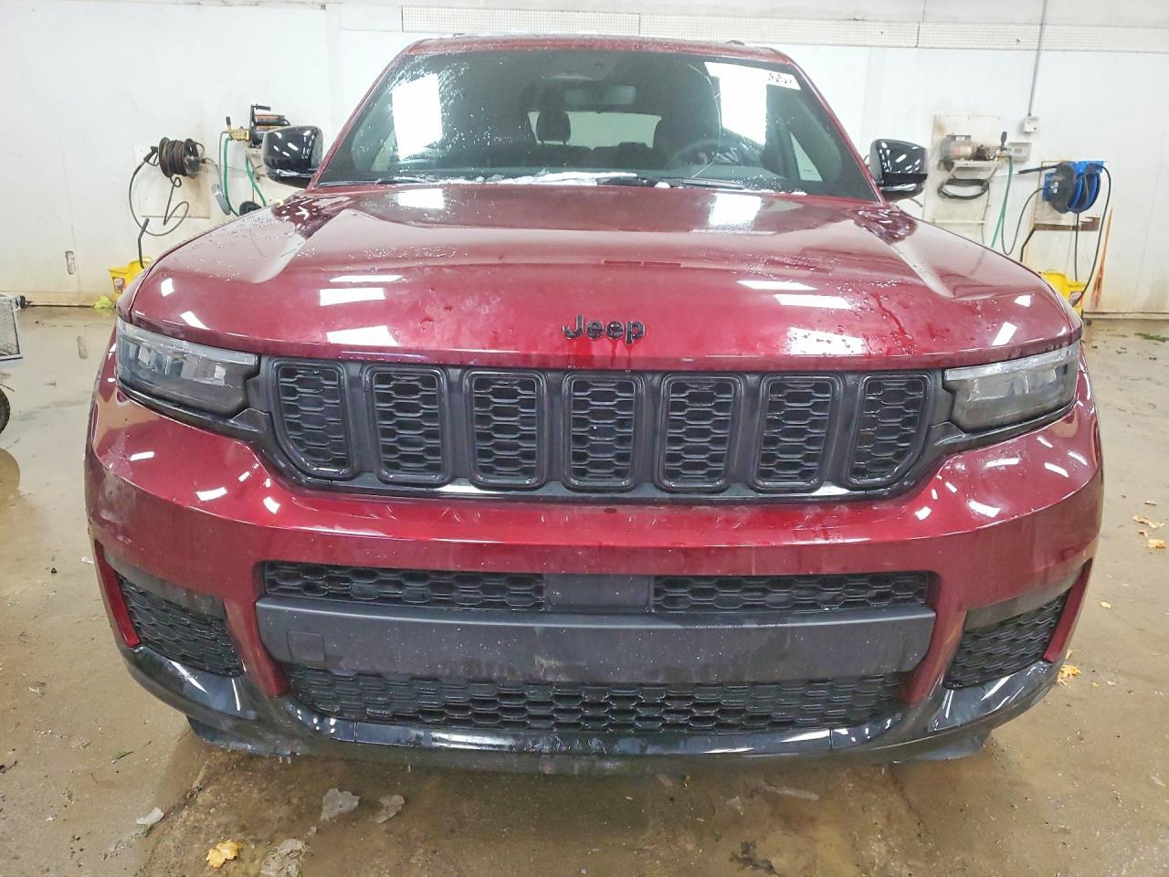 2024 Jeep Grand Cherokee L Laredo - Image 5