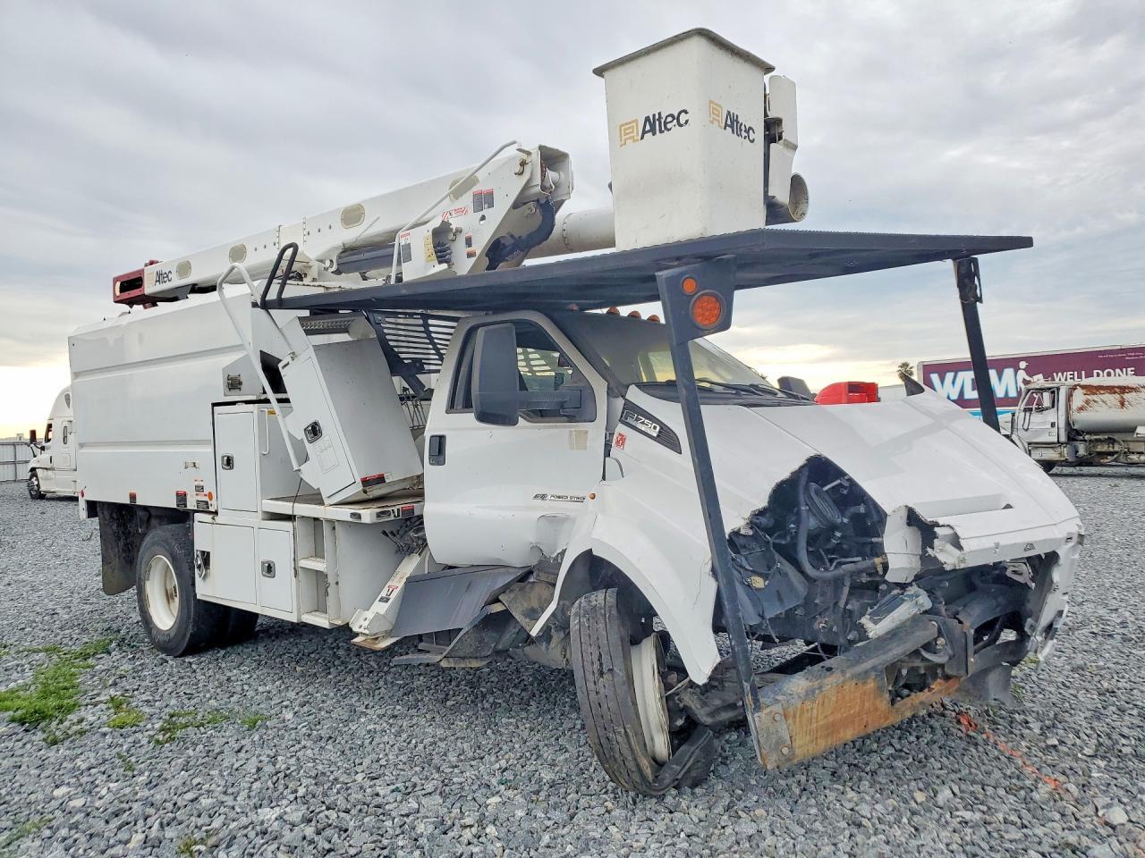 2022 Ford F750 Super Duty Forestry Bucket Truck - Фото 4