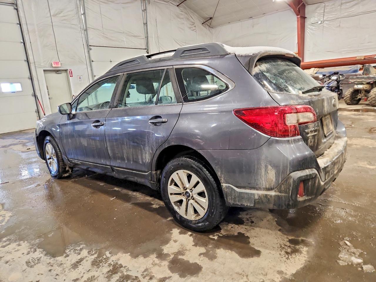 2018 Subaru Outback 2.5I - Image 2