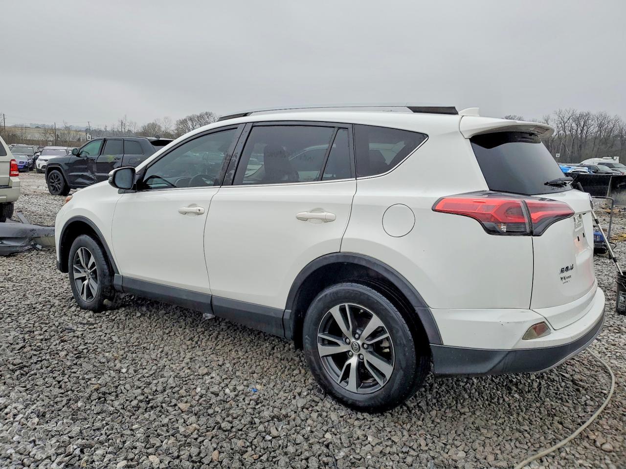 2018 Toyota Rav4 Xle - Фото 2