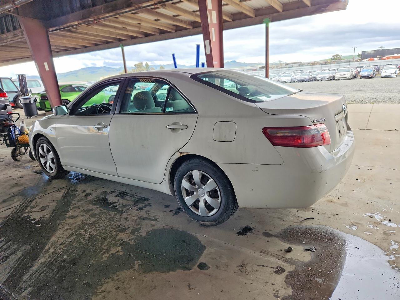 2009 Toyota Camry Base - Фото 2