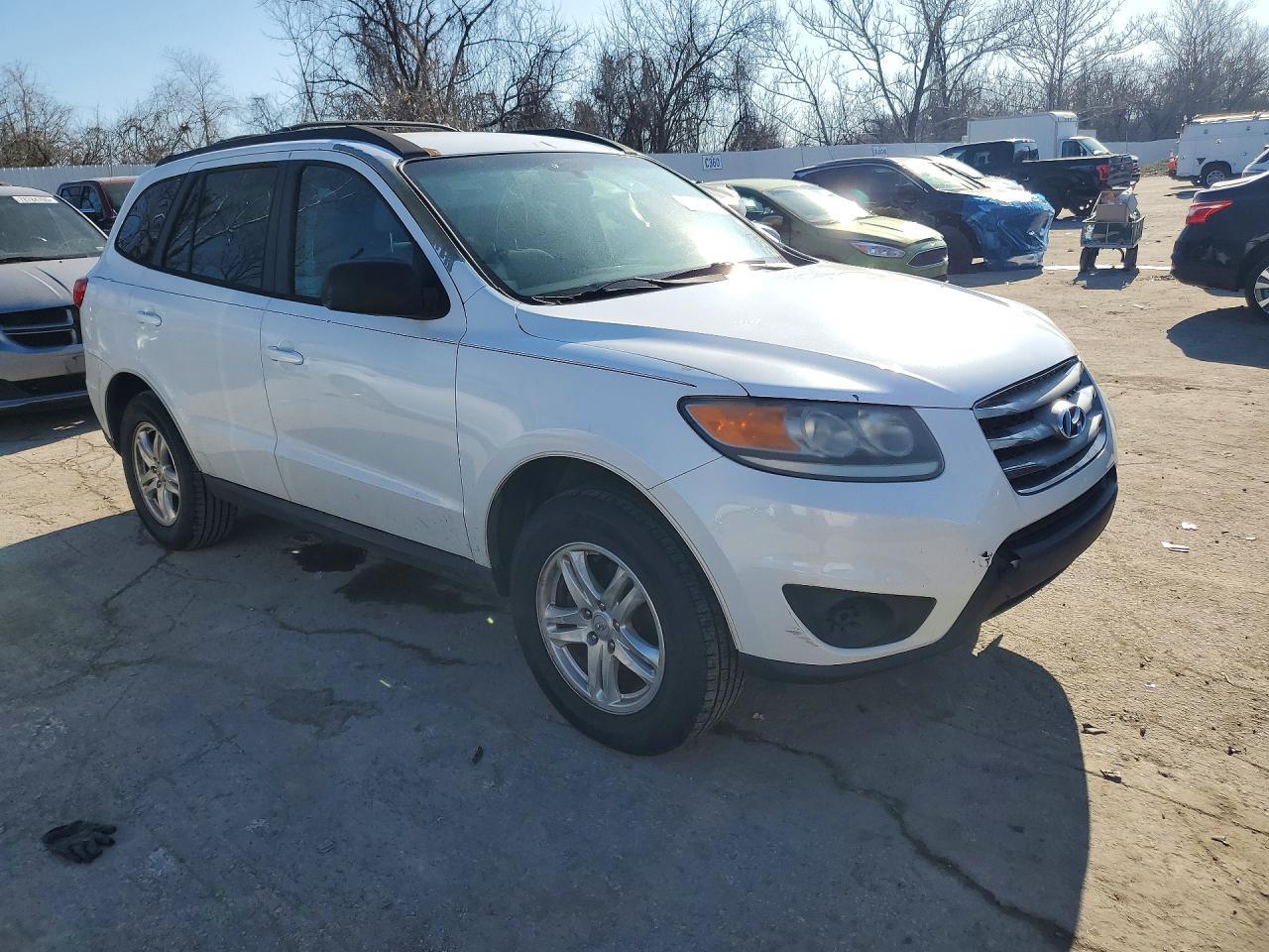 2012 Hyundai Santa Fe Gls - Image 4