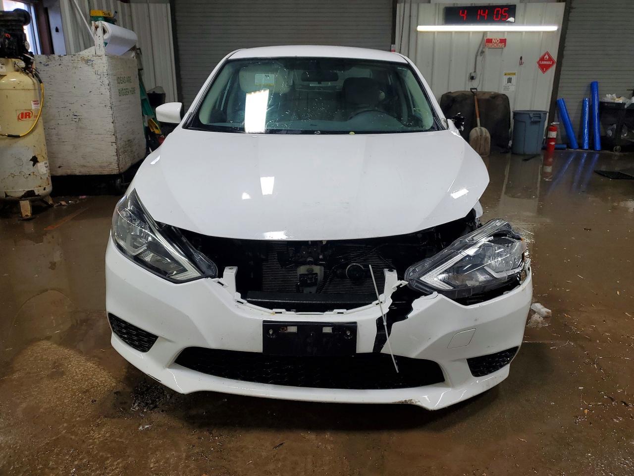 2016 Nissan Sentra S - Image 5