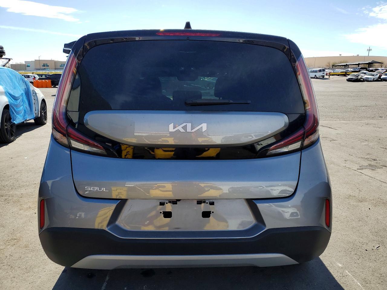 2024 Kia Soul Lx - Image 6