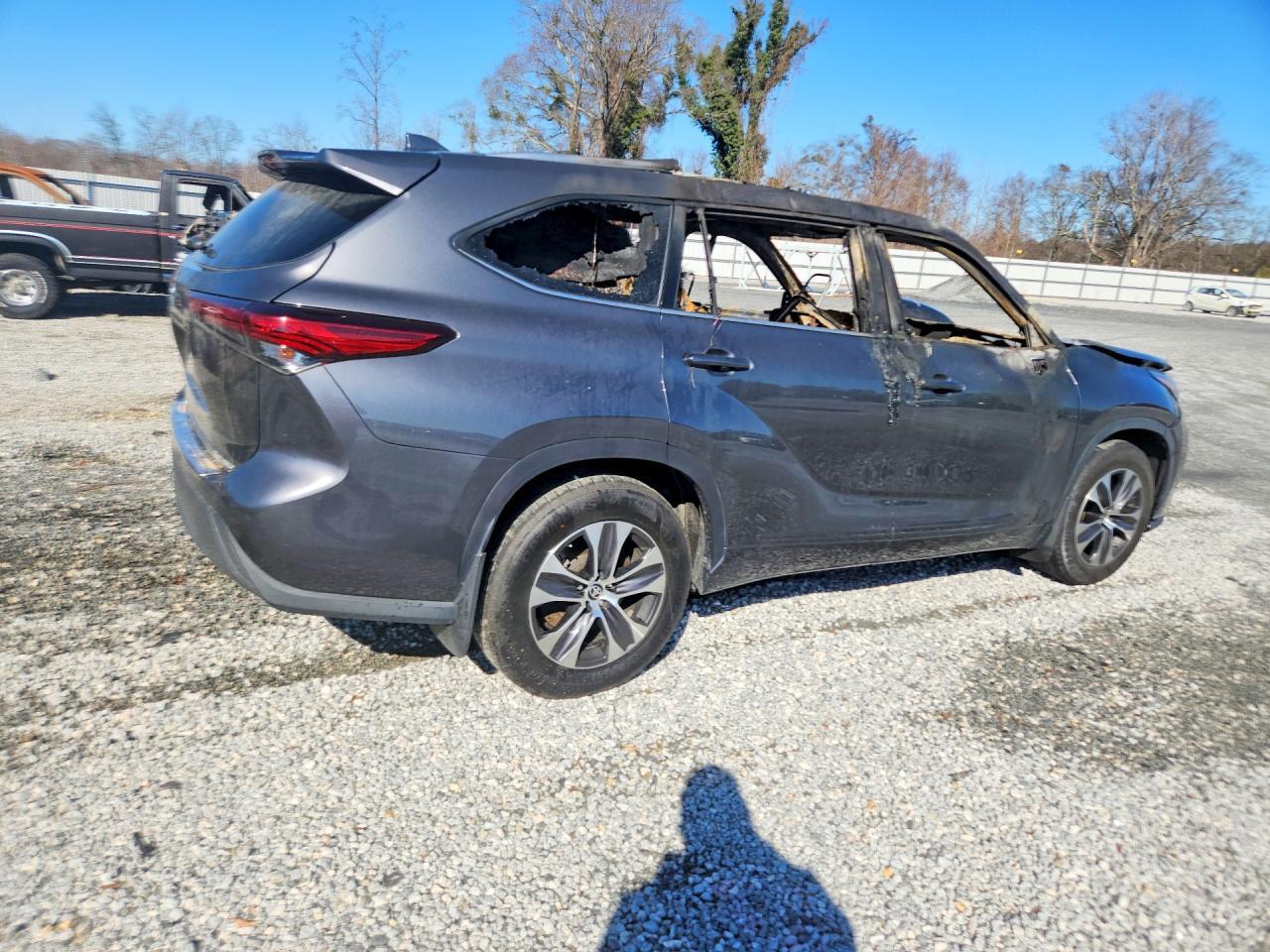 2020 Toyota Highlander Xle - Image 3