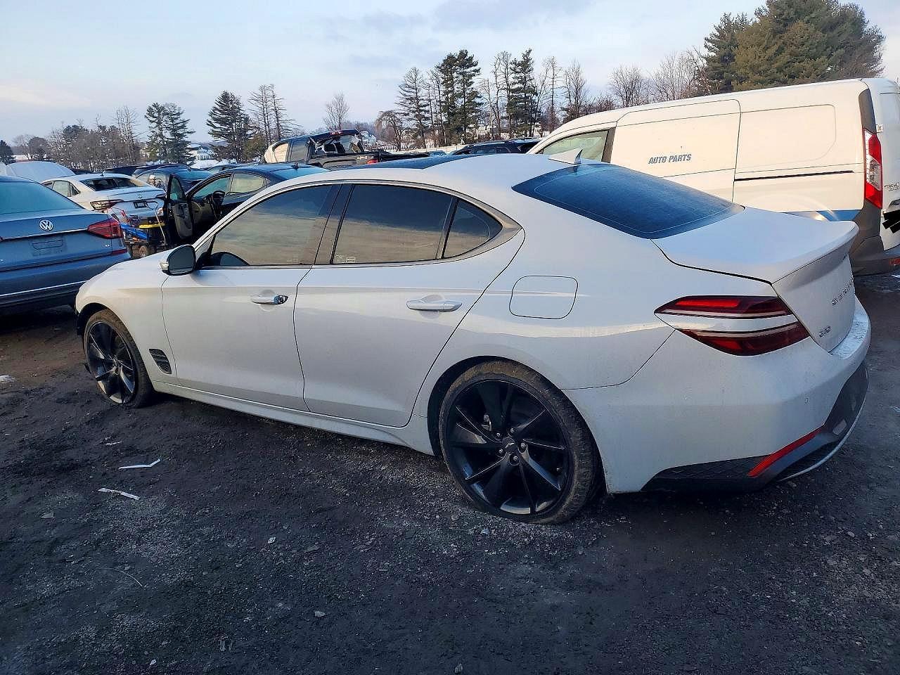 2023 Genesis G70 2.0T - Фото 2