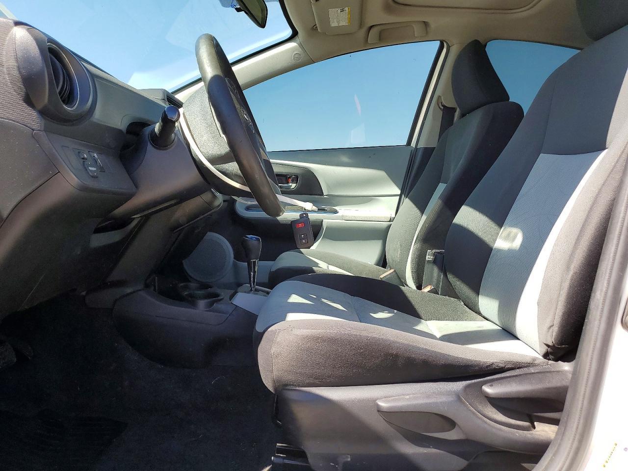 2013 Toyota Prius C Three - Image 7