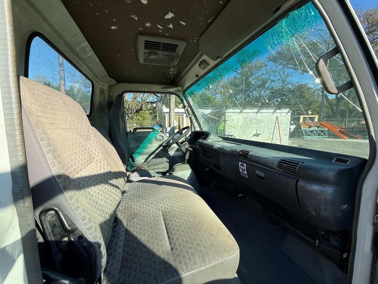 2007 Isuzu Npr - Image 5