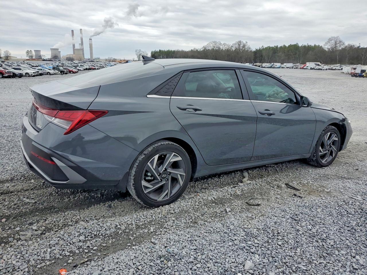 2025 Hyundai Elantra Limited - Фото 3