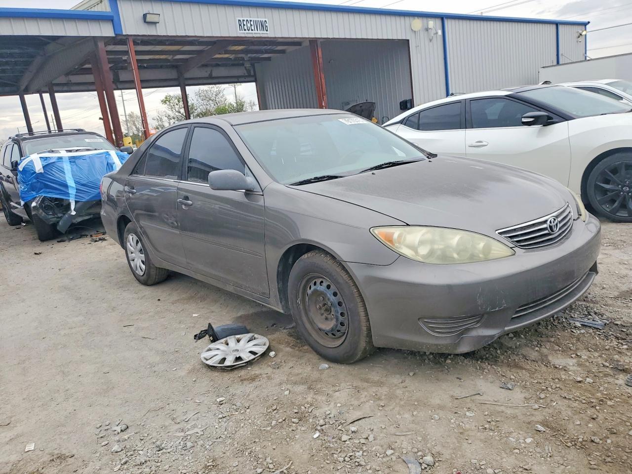 2005 Toyota Camry Le - Фото 4