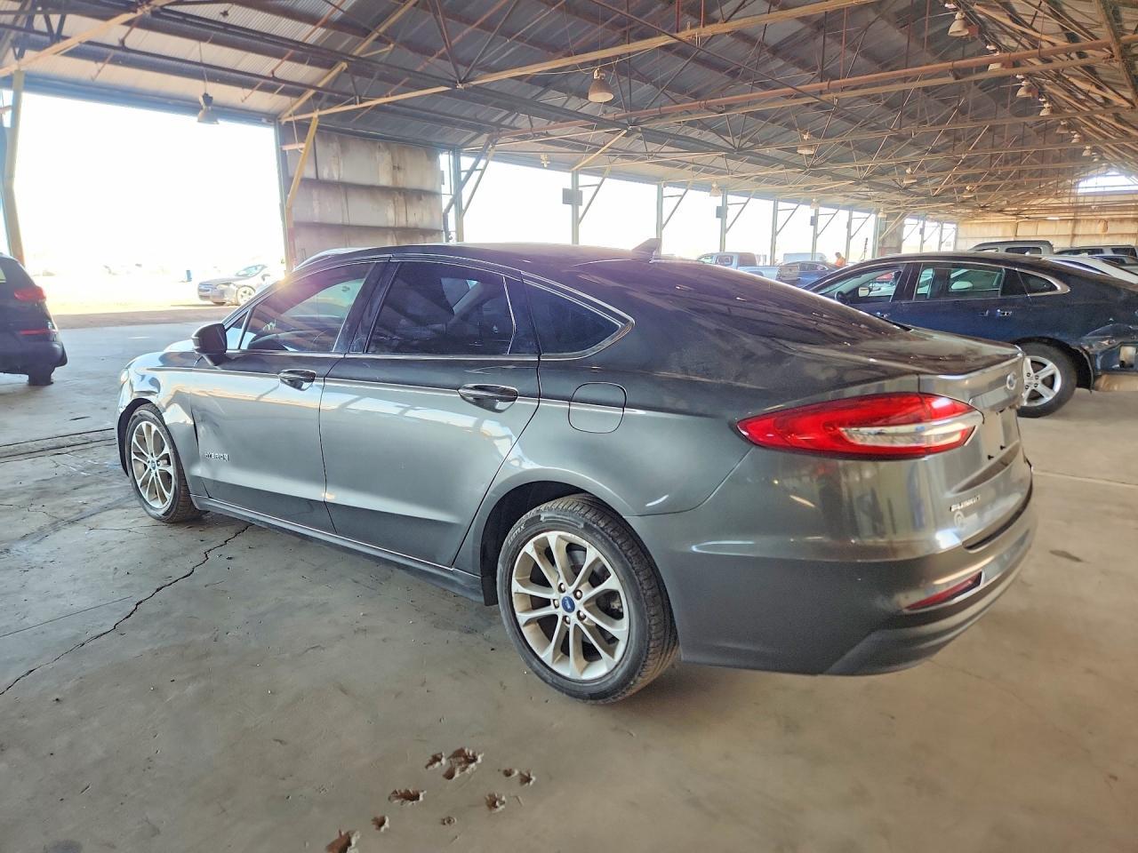 2019 Ford Fusion Se - Фото 2