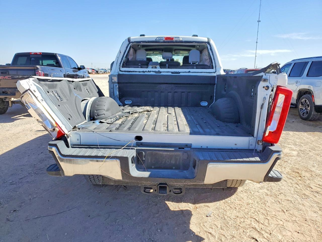 2024 Ford F250 Super Duty - Image 6