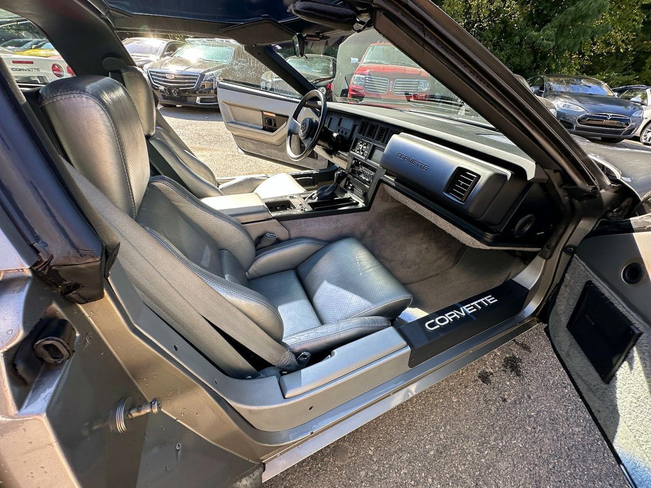 1984 Chevrolet Corvette - Фото 5