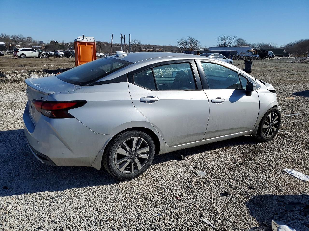 2020 Nissan Versa Sv - Фото 3