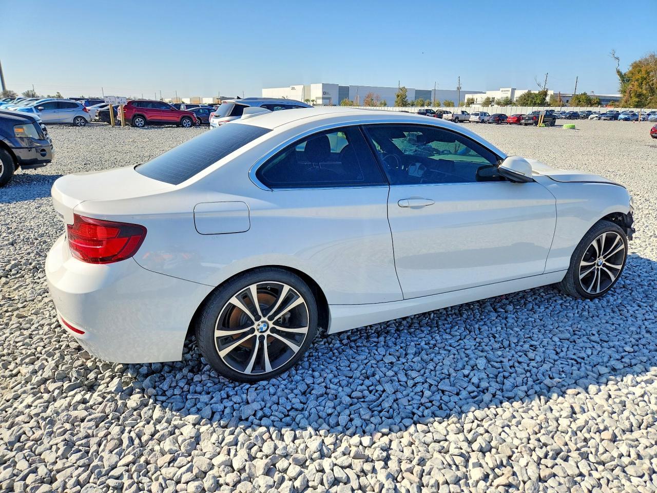 2020 BMW 230I - Фото 3