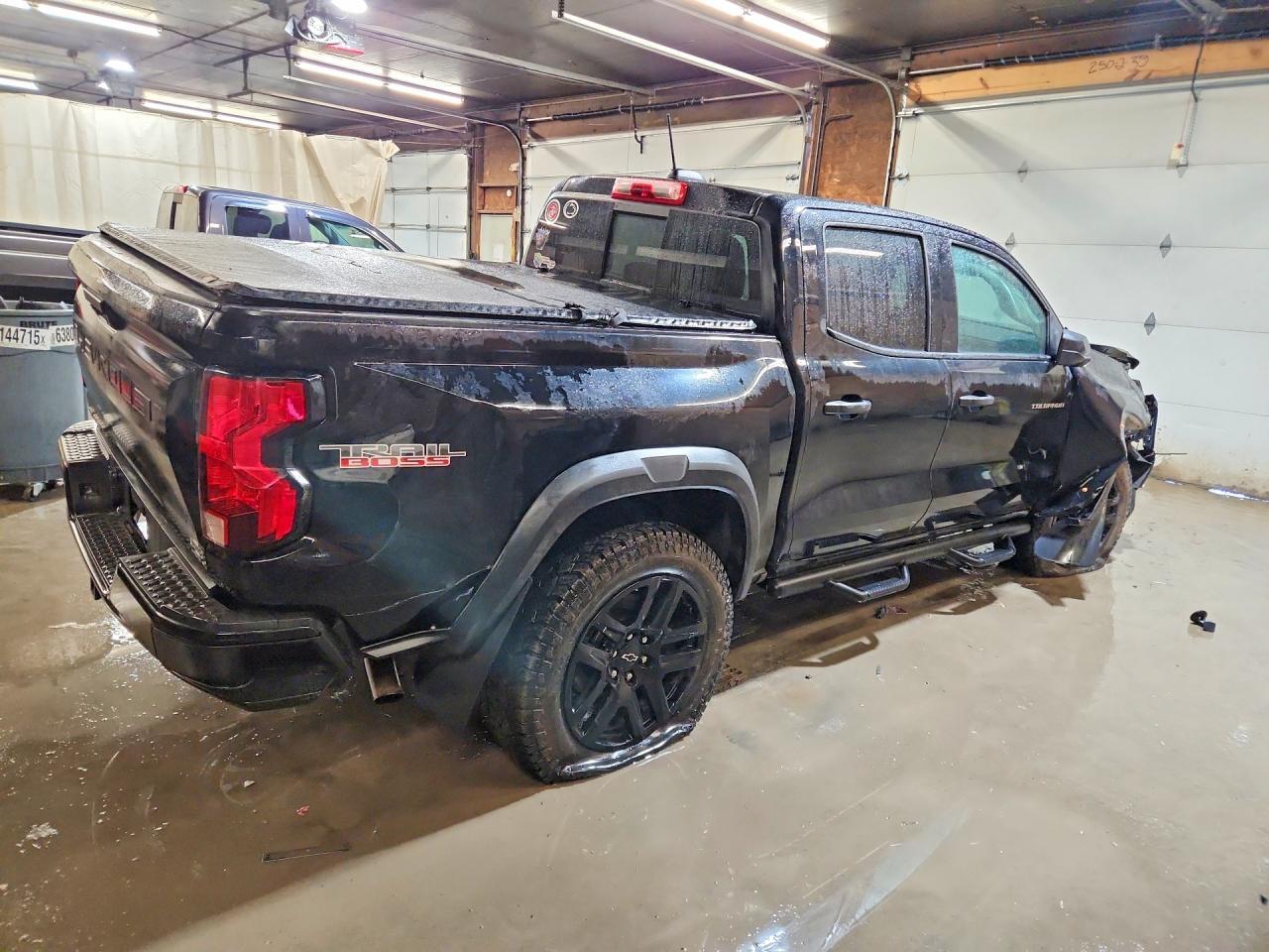 2023 Chevrolet Colorado Trail Boss - Фото 3