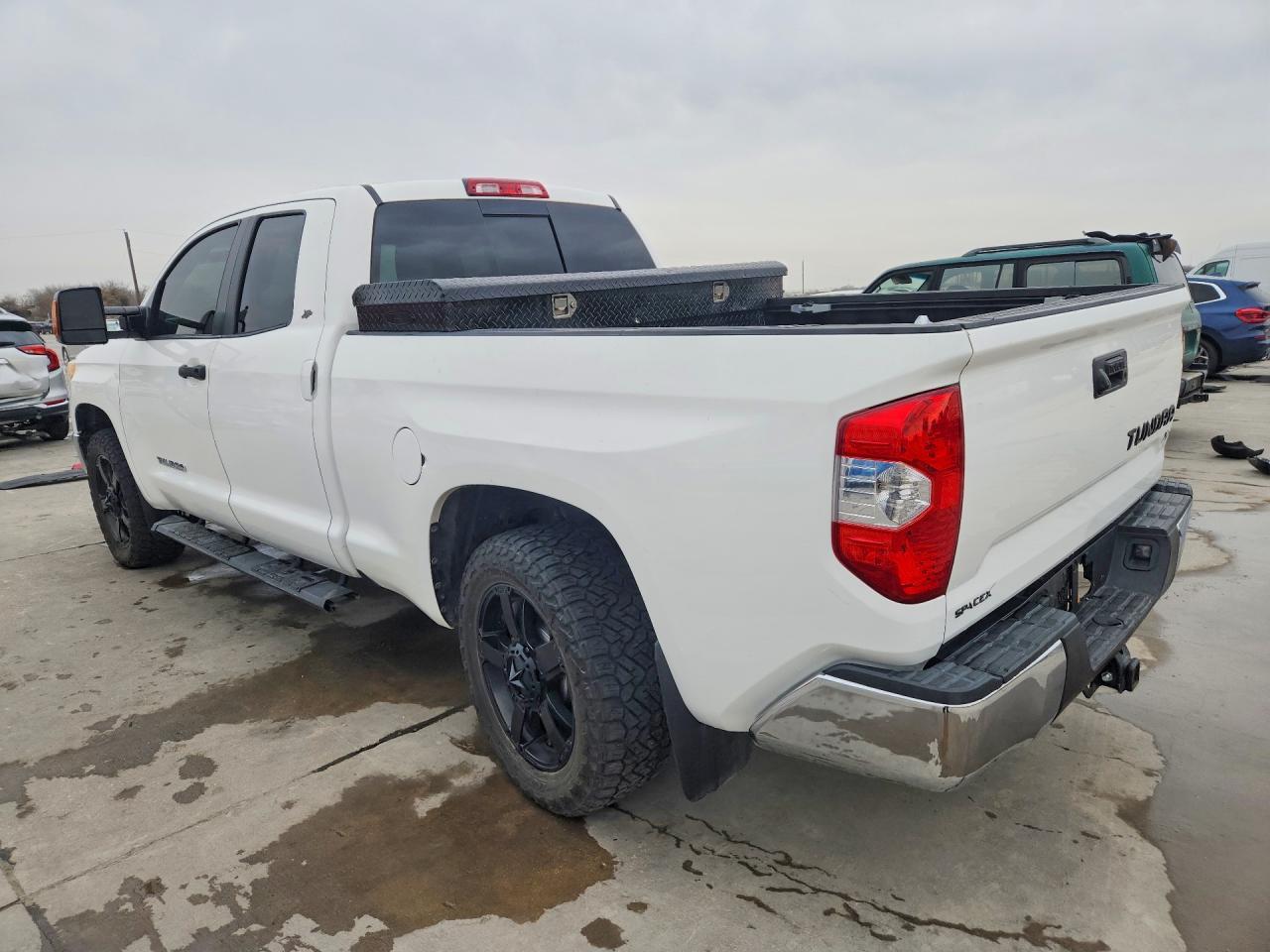 2017 Toyota Tundra Sr5 - Image 2