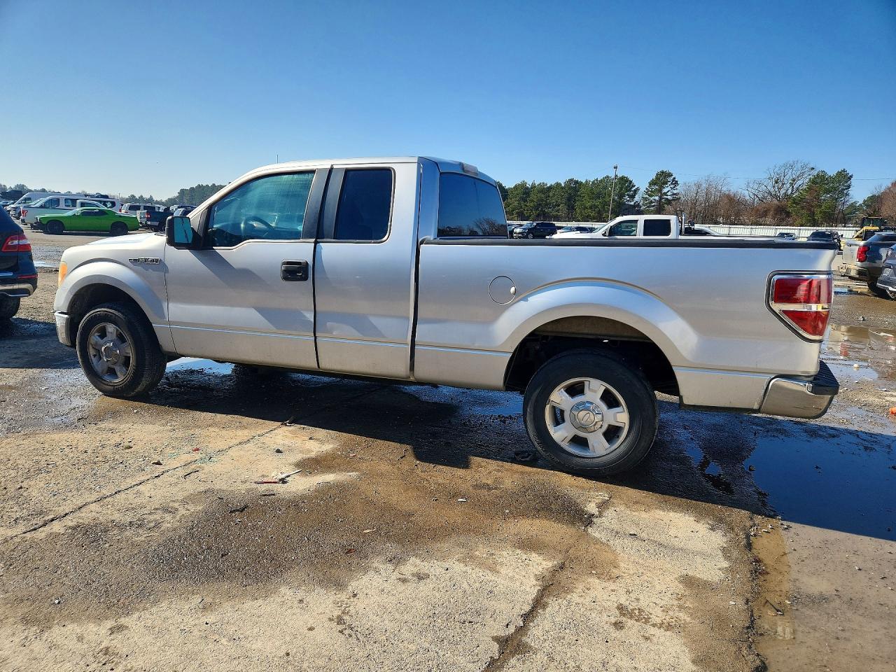 2010 Ford F150 Super Cab - Фото 2