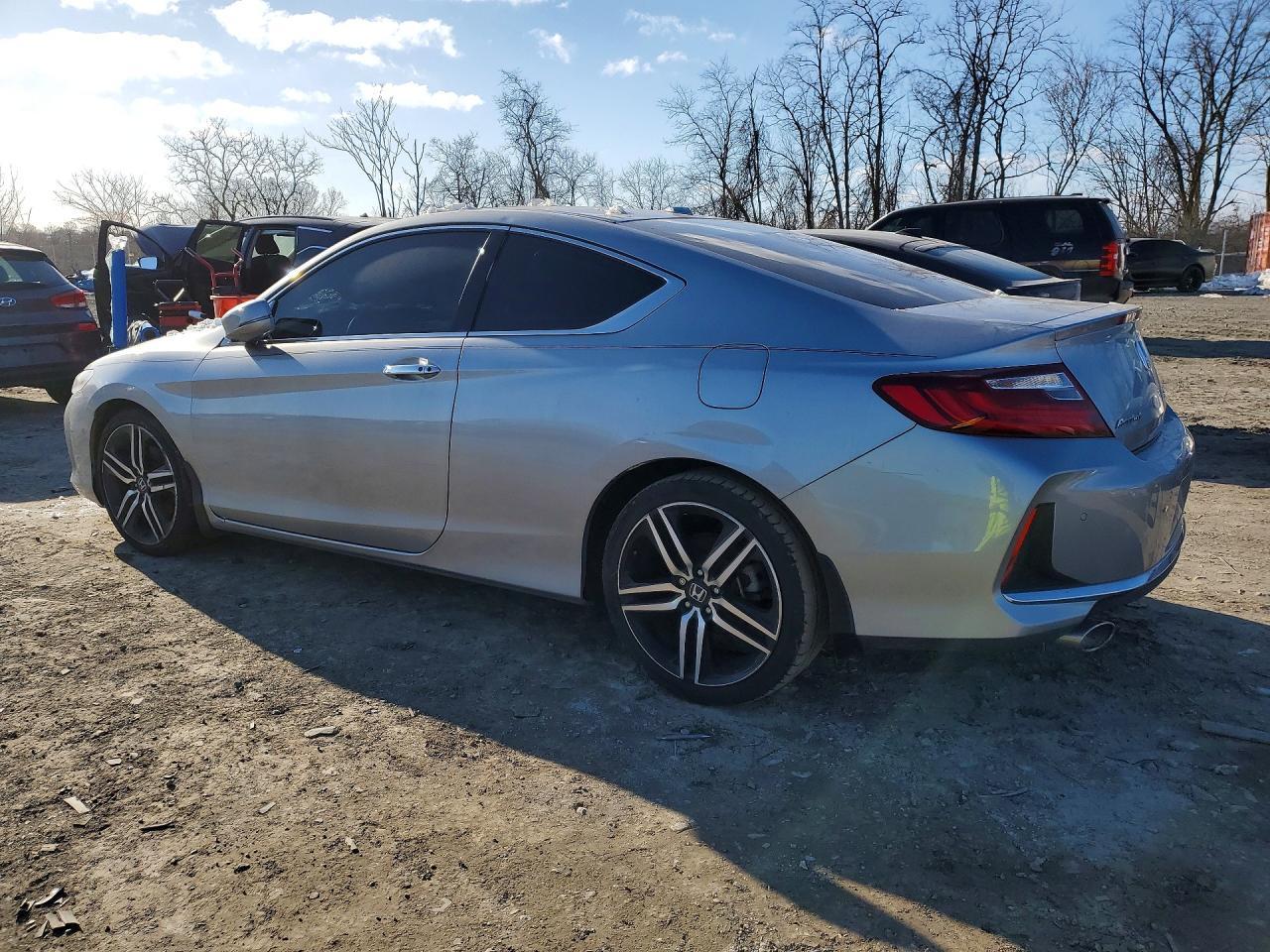 2017 Honda Accord Touring - Image 2