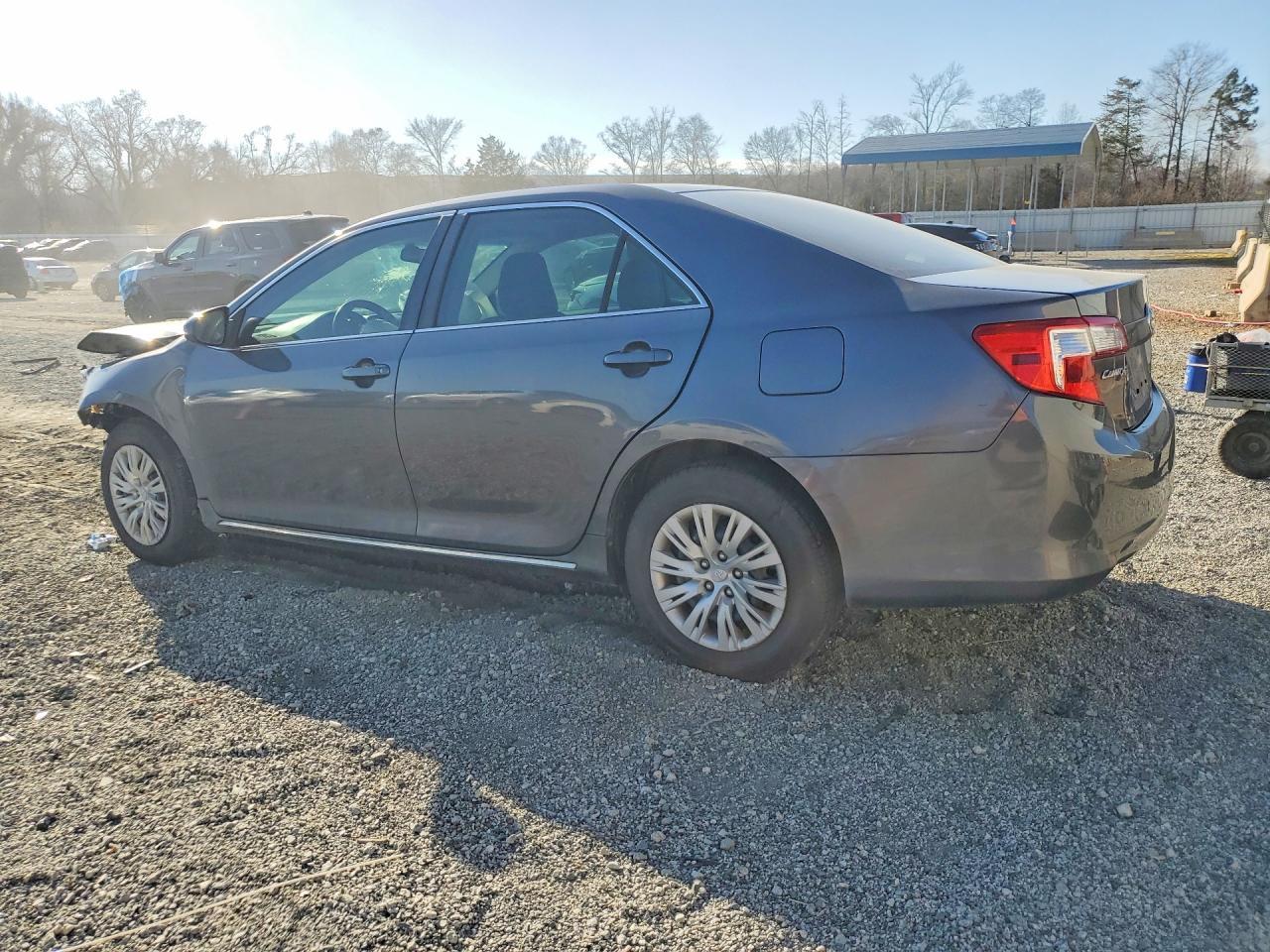 2012 Toyota Camry Base - Фото 2