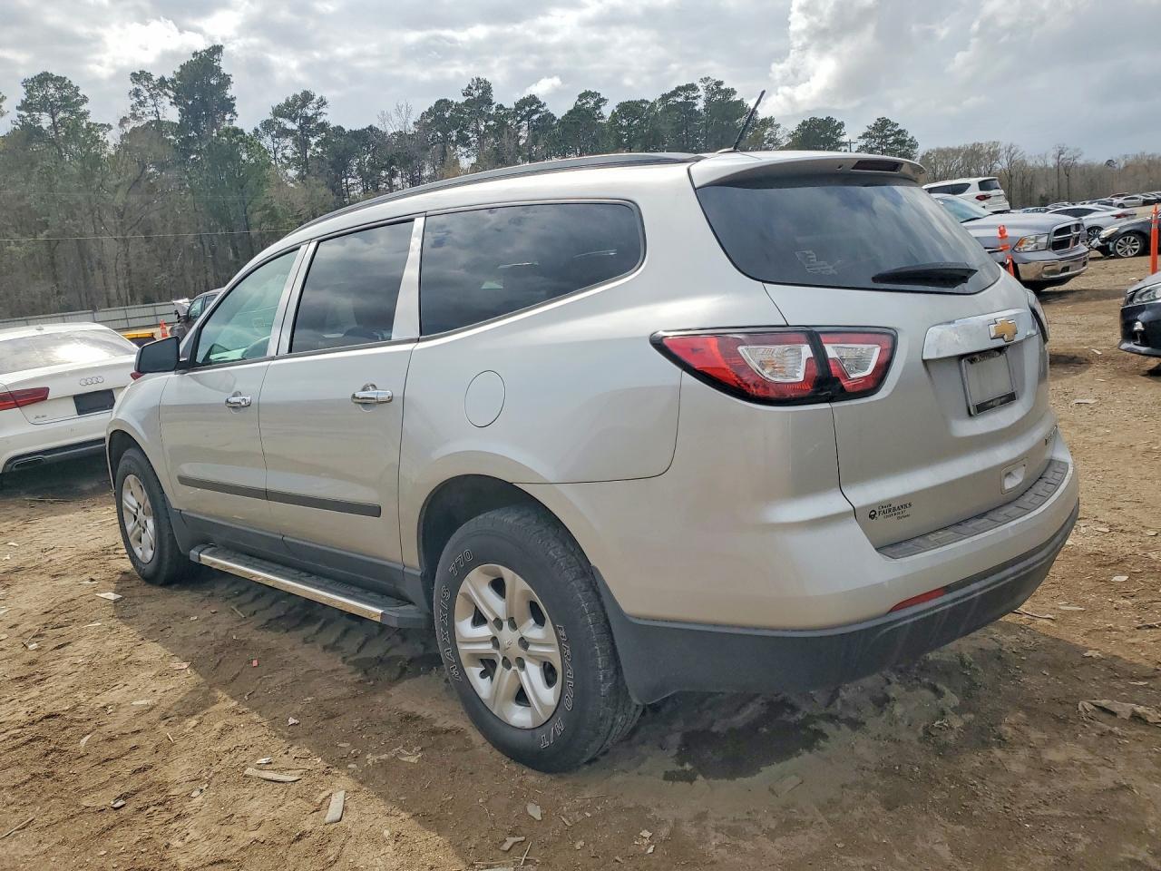 2015 Chevrolet Traverse Ls - Image 2