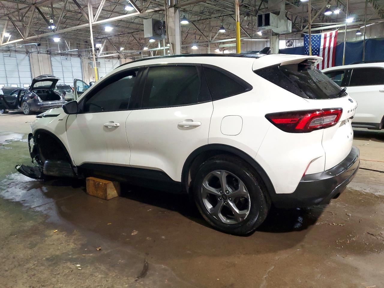 2025 Ford Escape St Line - Фото 2
