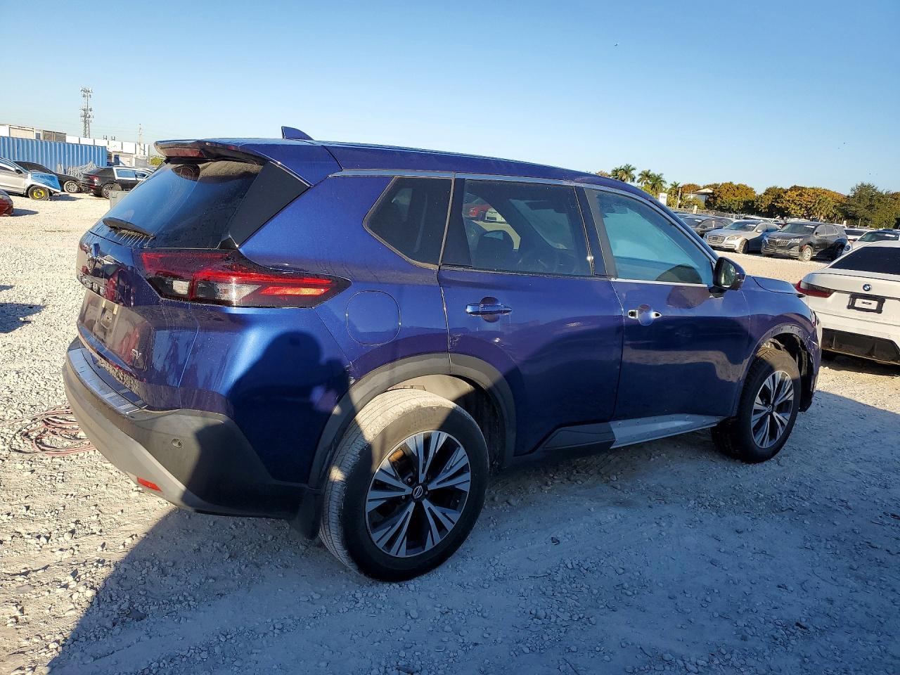 2021 Nissan Rogue Sv - Фото 3