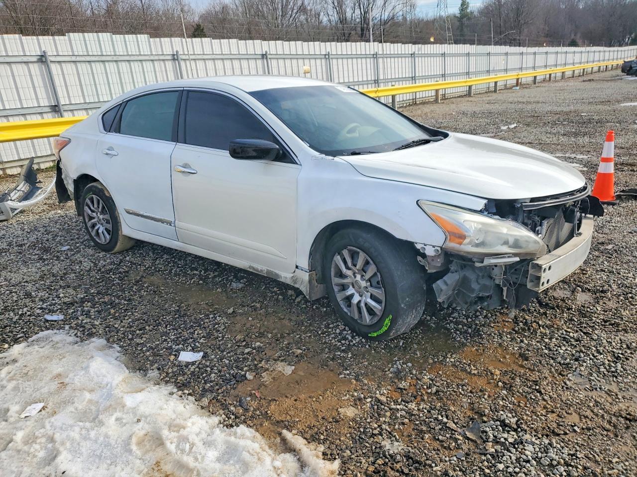 2015 Nissan Altima 2.5 - Image 4