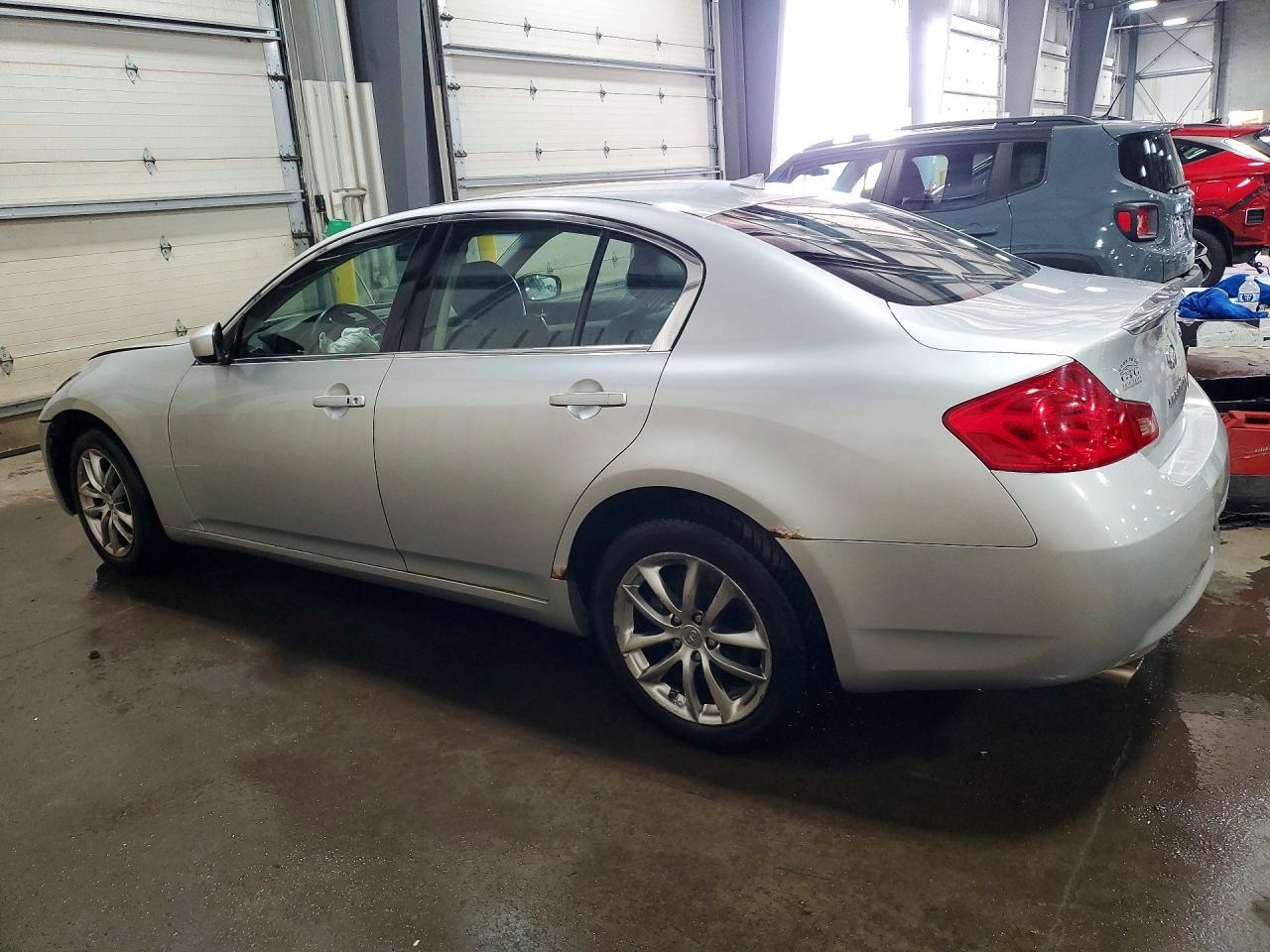 2009 Infiniti G37 Sedan X - Image 2