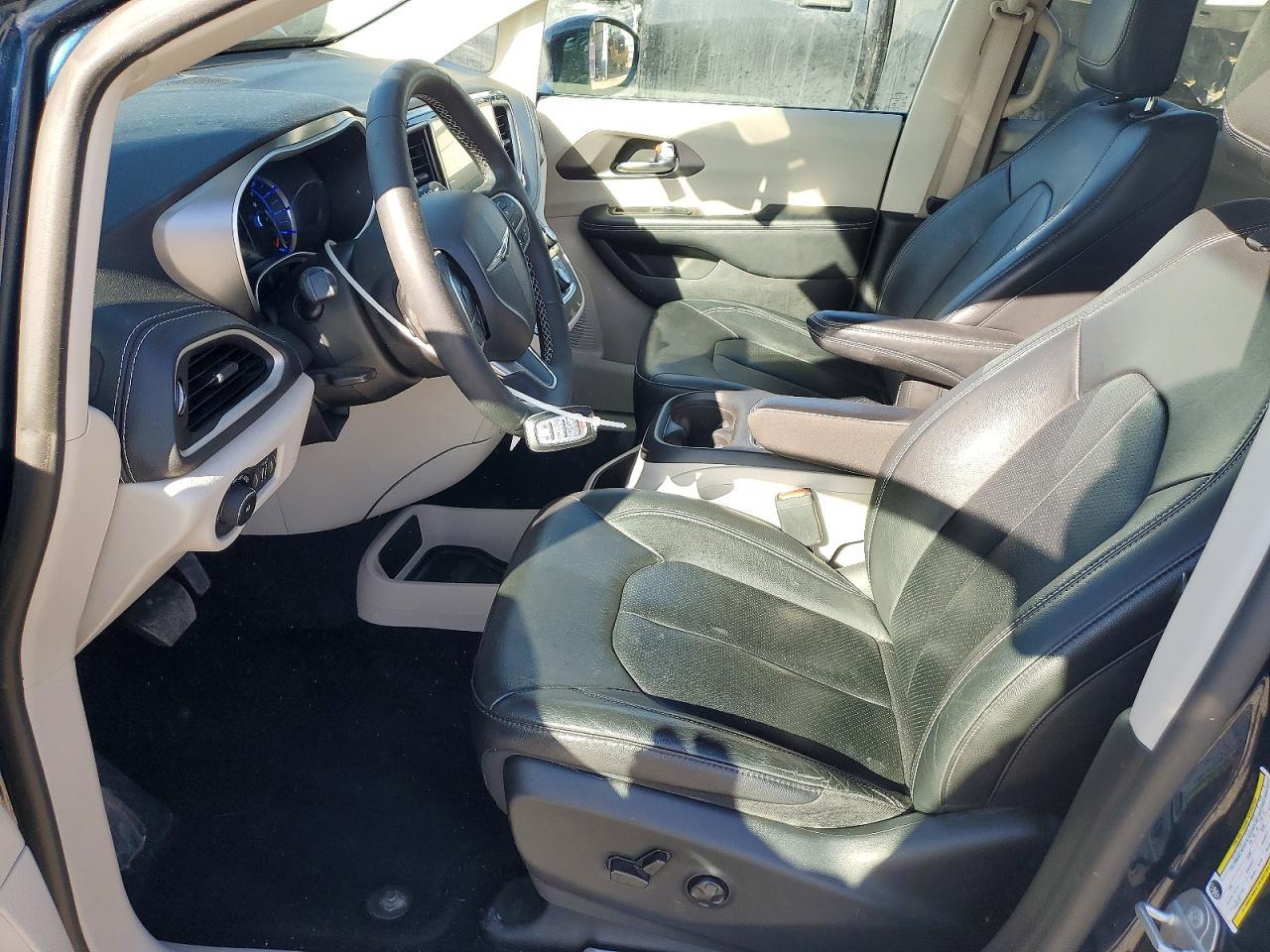 2022 Chrysler Pacifica Hybrid Touring L - Фото 7