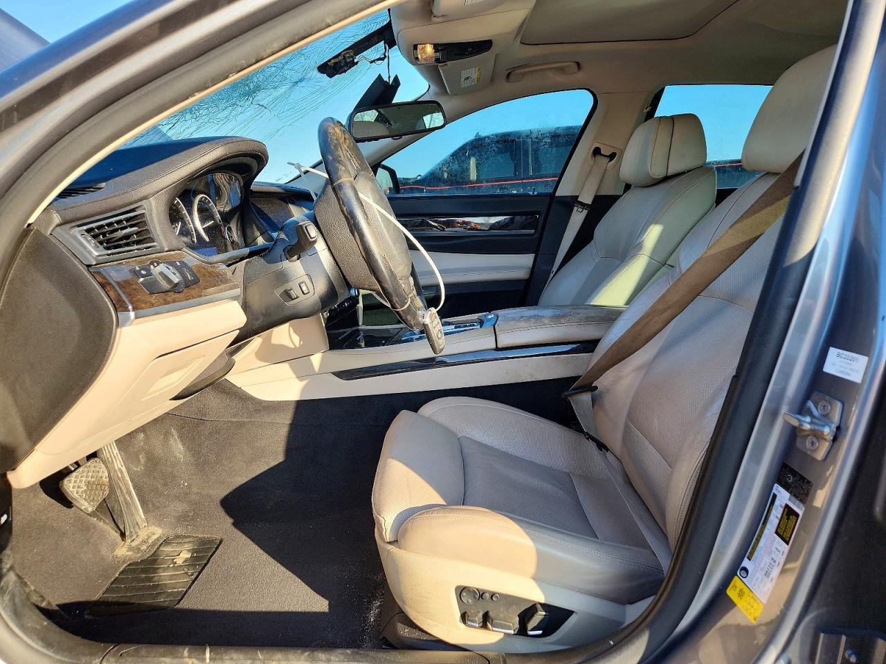 2012 BMW 750 Li - Image 7