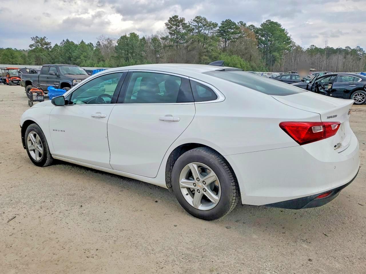 2024 Chevrolet Malibu Ls - Фото 2
