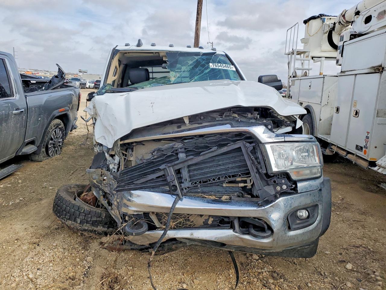2020 Ram 5500 Flatbed Truck - Фото 5
