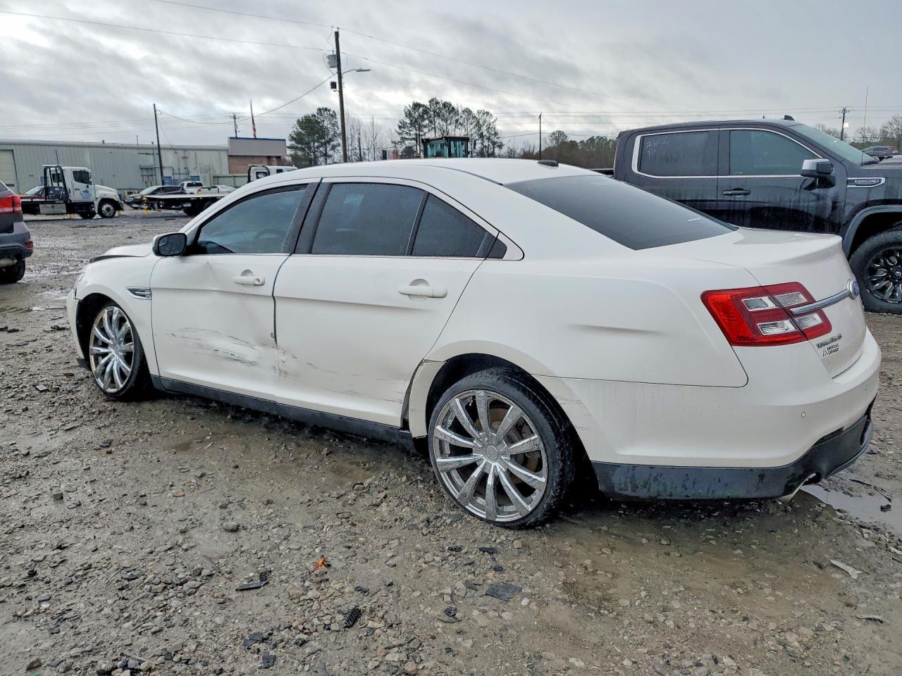 2013 Ford Taurus Sel - Фото 2