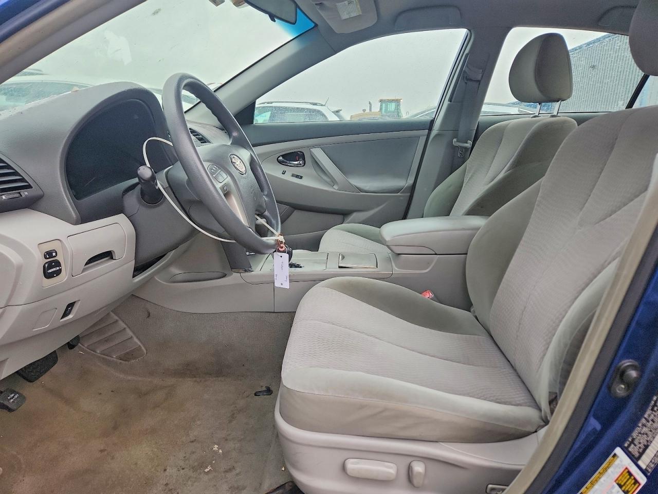 2010 Toyota Camry Le - Фото 7
