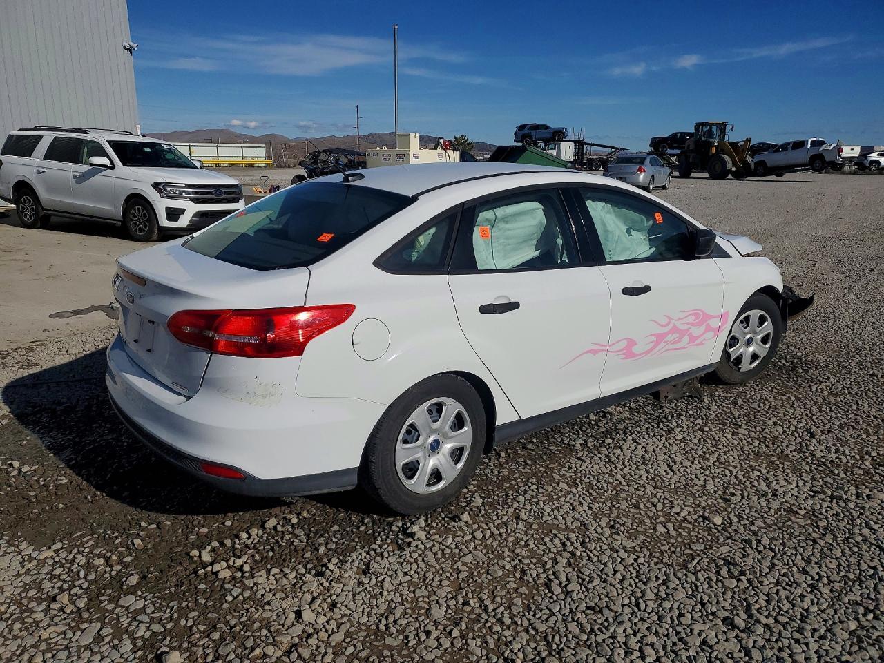 2016 Ford Focus S - Фото 3
