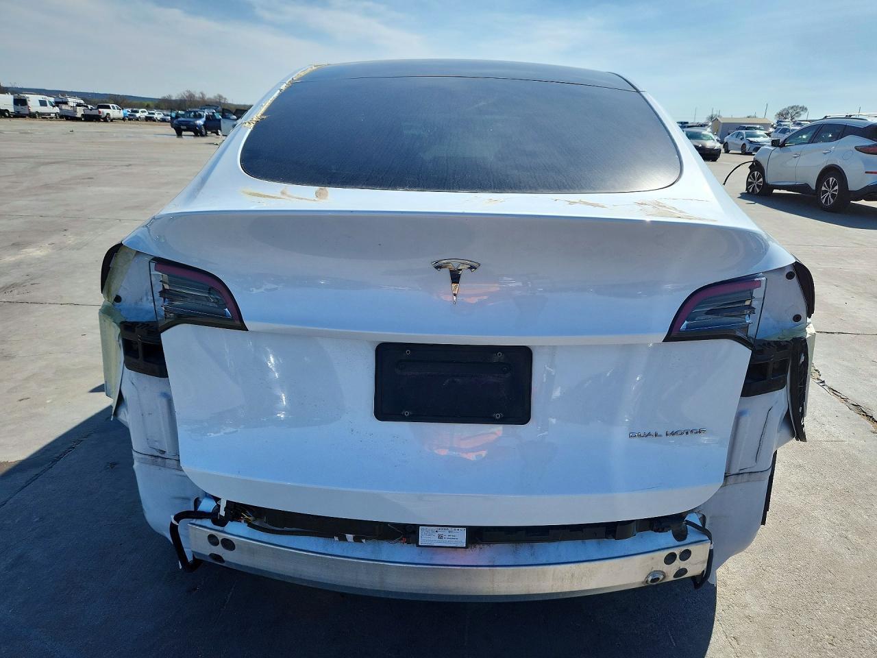 2023 Tesla Model Y - Фото 6