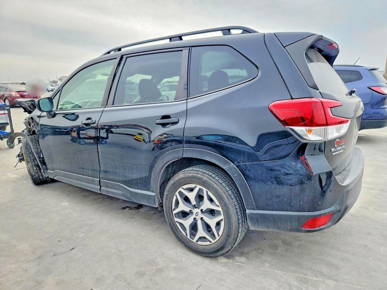 2022 Subaru Forester Premium - Image 2